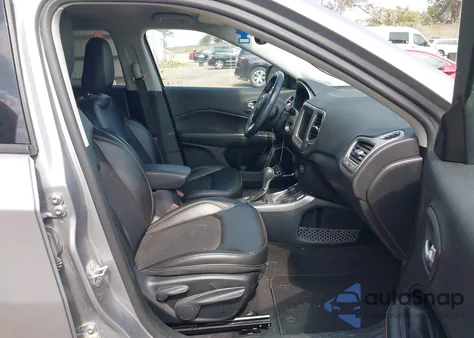 2018 Jeep Compass Latitude 4X4 from USA, damaged, VIN 3C4NJDBB7JT333325